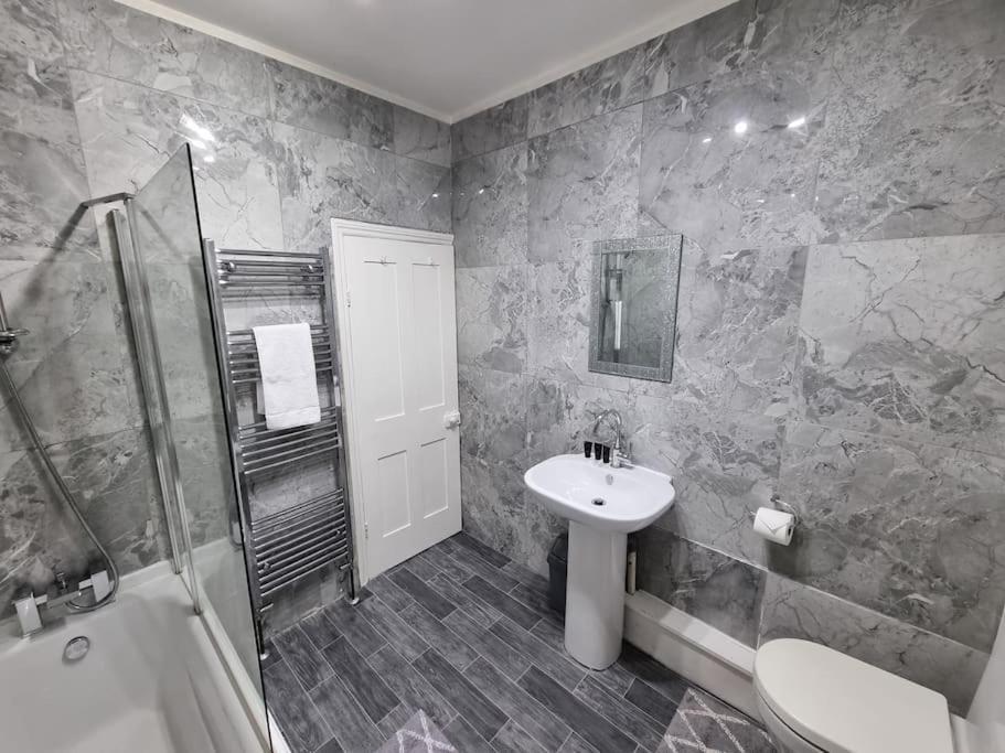 *6R* Setup For Your Most Amazing & Relaxed Stay + Free Parking + Free Fast Wifi * Beeston Hill Εξωτερικό φωτογραφία